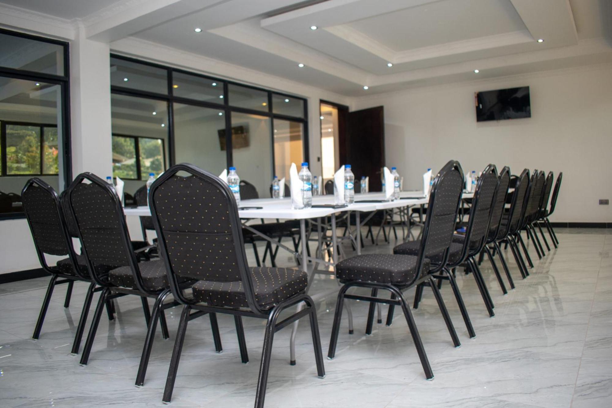 Keroka Water Pavilion Hotel מראה חיצוני תמונה