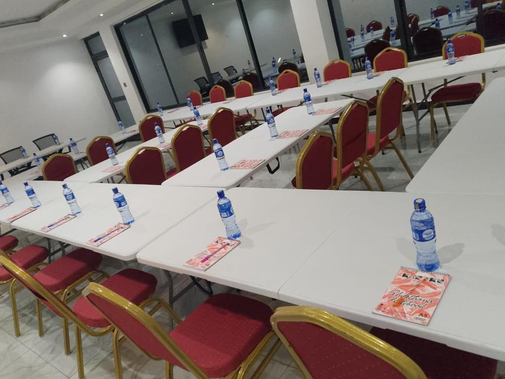 Keroka Water Pavilion Hotel מראה חיצוני תמונה